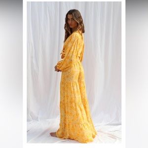 Jen’s Pirate Booty Gloss Electric Seadrift Flares